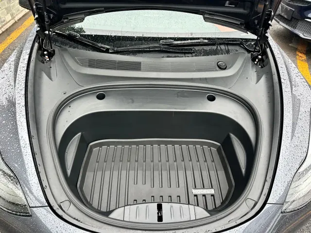 Tesla Model 3 — Фото автомобиля 6