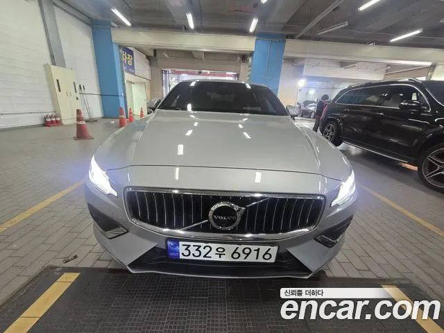 Вольво S60 S60 третьего поколения — Фото автомобиля 2