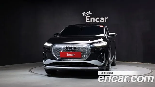 Audi Q4 e-tron F4 — Фото автомобиля 3