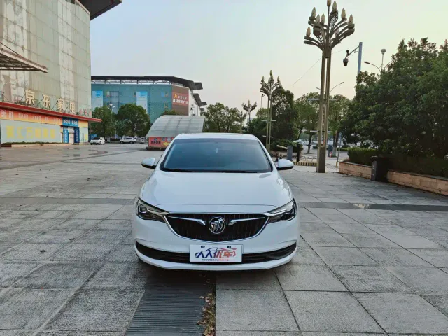 Buick Excelle — Фото автомобиля 2