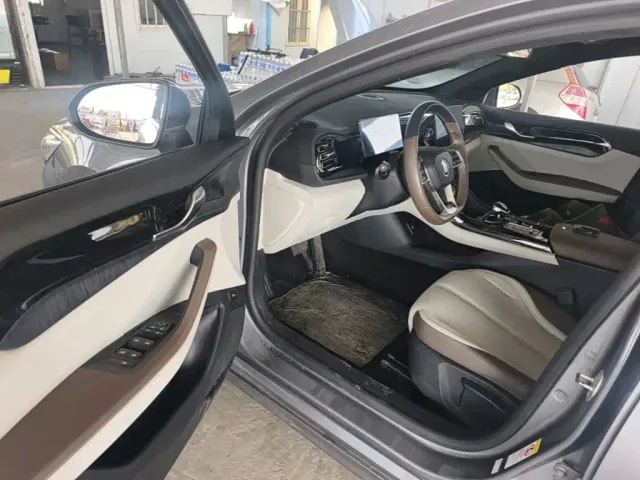 BYD Qin PLUS — Фото автомобиля 15