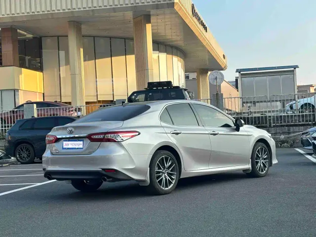 Toyota Camry — Фото автомобиля 3