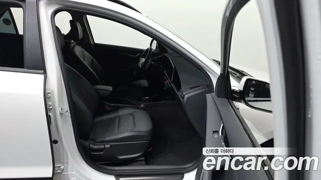 Kia Niro The All New Niro Signature — Фото автомобиля 11