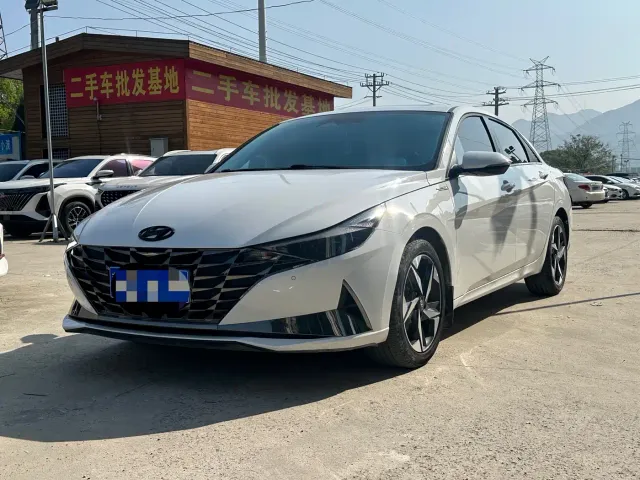 Фотография автомобиля — Hyundai Elantra