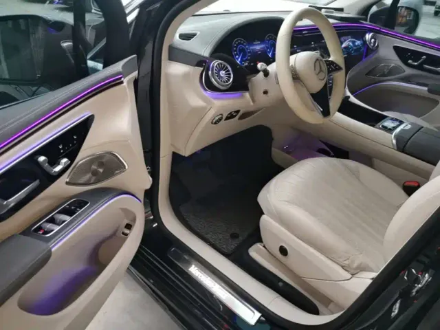 Mercedes-Benz EQS SUV — Фото автомобиля 15