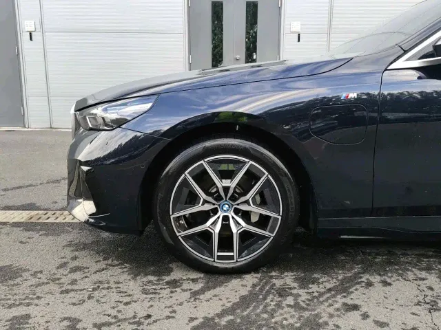 BMW i5 — Фото автомобиля 6