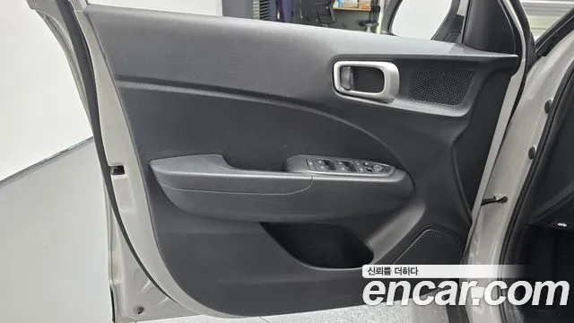 Hyundai Venue — Фото автомобиля 13