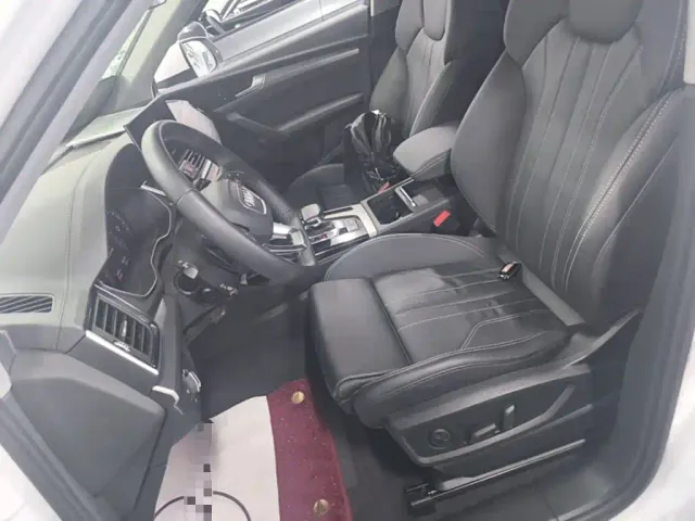 Audi Q5L — Фото автомобиля 21