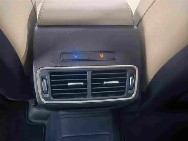 Land Rover Discovery Sport — Фото автомобиля 15