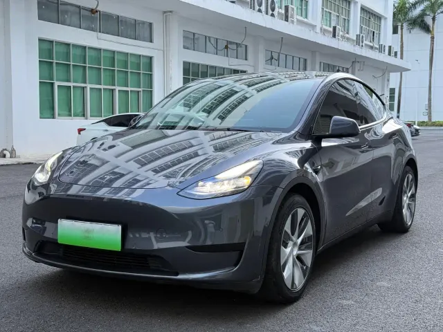Фотография автомобиля — Tesla Model Y