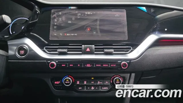 Kia Niro — Фото автомобиля 17