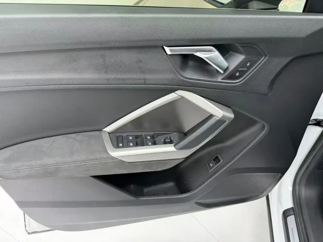 Audi Q3 — Фото автомобиля 11