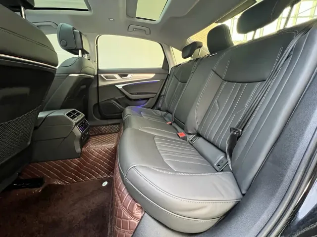 Audi A6L — Фото автомобиля 19