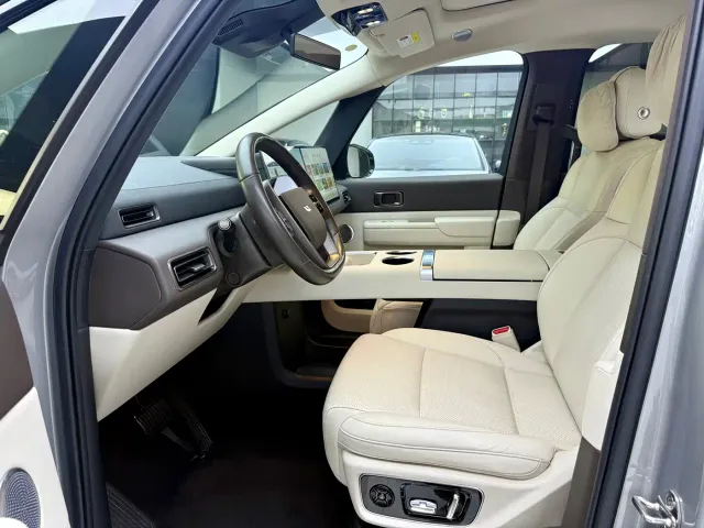 Li Auto MEGA — Фото автомобиля 5