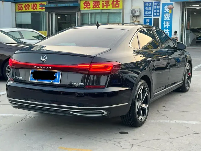 Volkswagen Passat — Фото автомобиля 4