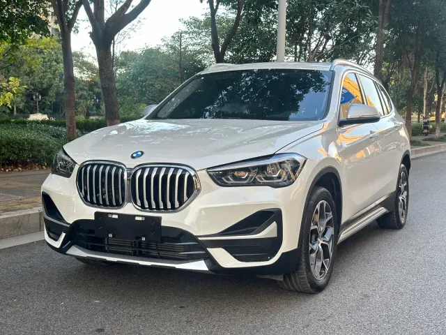 Фотография автомобиля — BMW X1