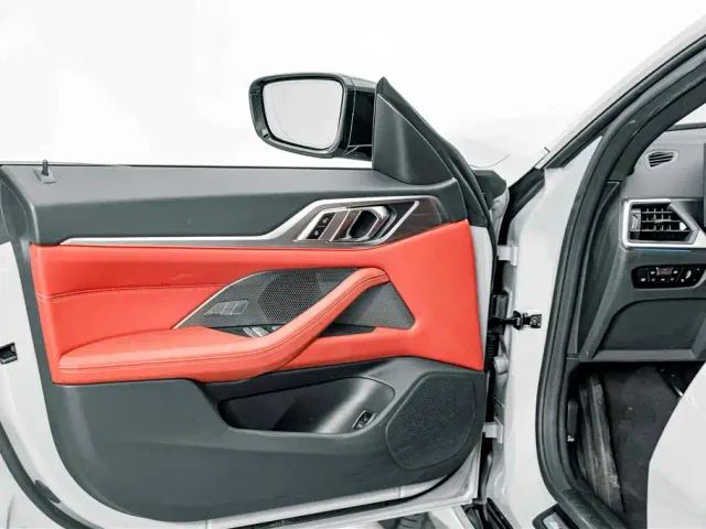 BMW i4 — Фото автомобиля 17