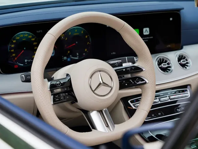 Mercedes-Benz E-Class — Фото автомобиля 22