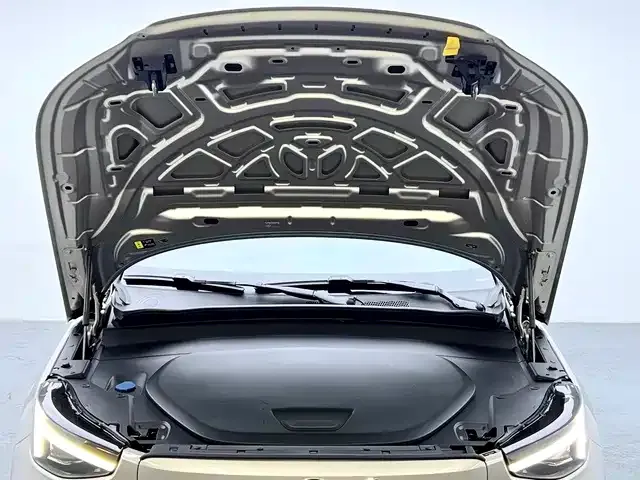 Volvo Volvo XC40 New Energy 2023 Long Range PRO Version — Фото автомобиля 15
