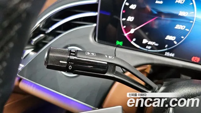 Mercedes-Benz E-Class — Фото автомобиля 26