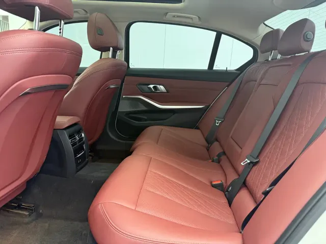 BMW 3 Series — Фото автомобиля 11