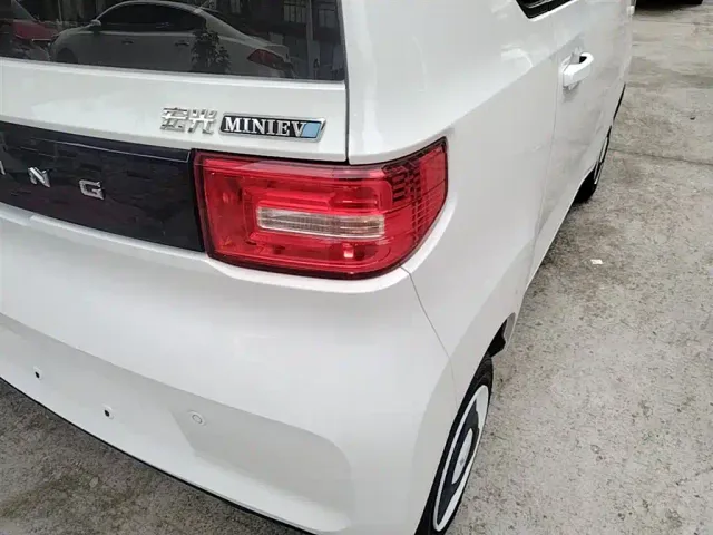 Wuling Hongguang Mini EV — Фото автомобиля 23