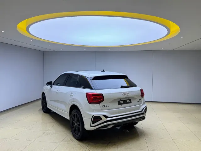 Audi Q2L — Фото автомобиля 4