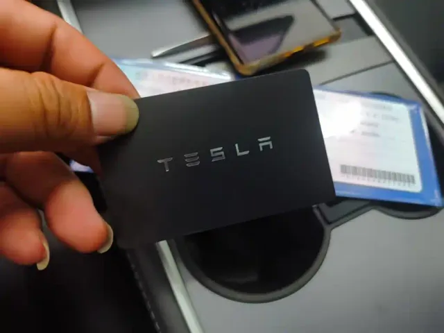 Tesla Model Y — Фото автомобиля 8