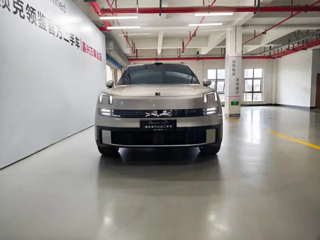 Lynk & Co 900 — Фото автомобиля 3
