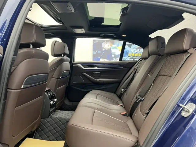 BMW 5 Series — Фото автомобиля 19
