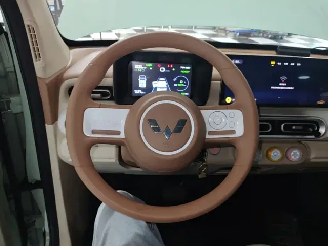 Wuling Hongguang Mini EV — Фото автомобиля 10