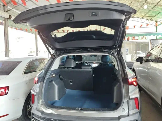 Geely Binyue — Фото автомобиля 18