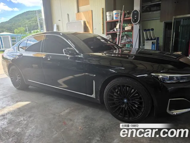 BMW 7 Series — Фото автомобиля 3