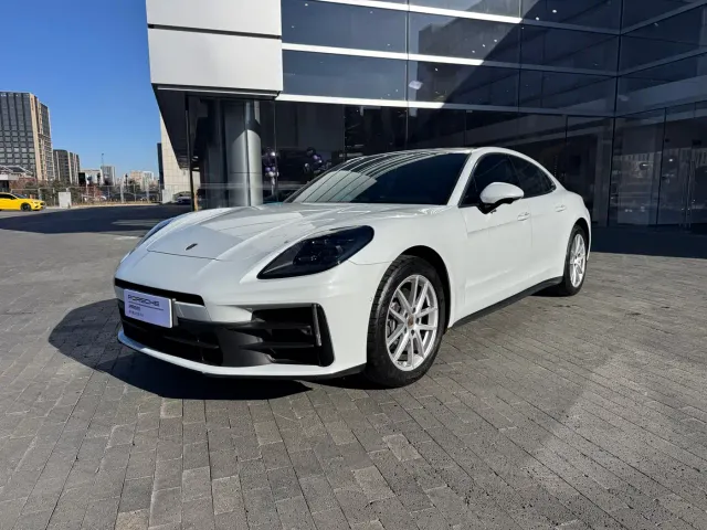 Porsche Panamera — Фото автомобиля 3