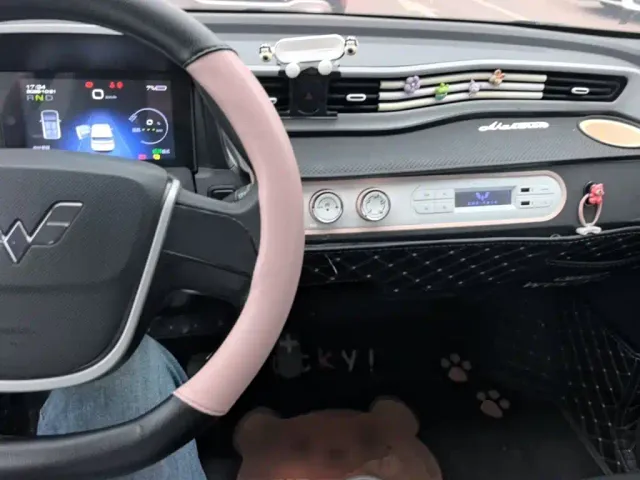 Wuling Hongguang Mini EV — Фото автомобиля 9