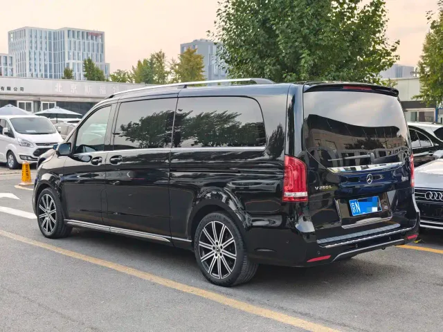 Mercedes-Benz V-Class — Фото автомобиля 4