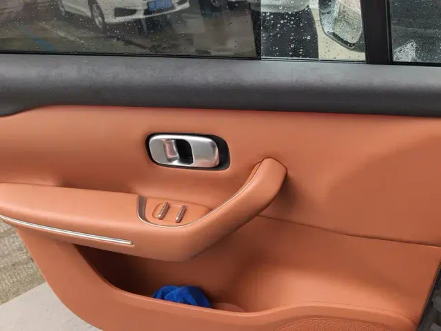 Leapmotor C10 — Фото автомобиля 7