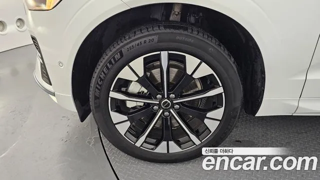 Вольво XC60 — Фото автомобиля 4