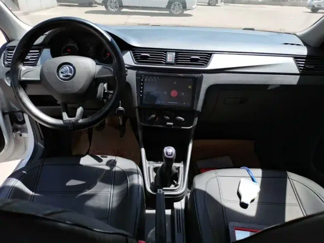 Skoda Rapid — Фото автомобиля 5