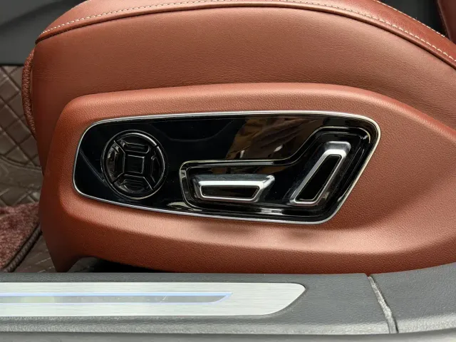Audi A8 — Фото автомобиля 23
