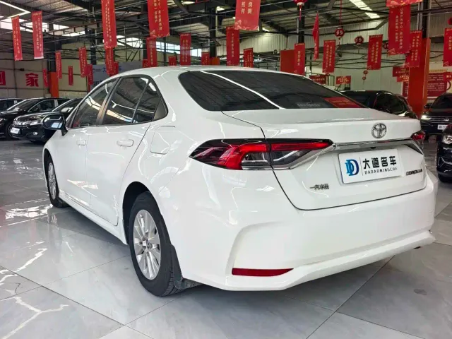 Toyota Corolla — Фото автомобиля 5