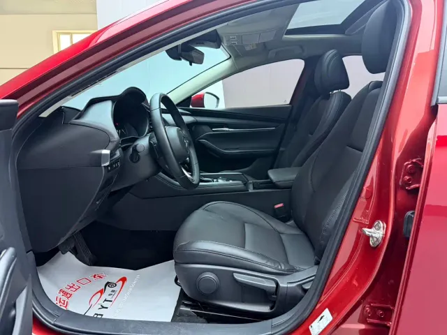 Mazda Axela — Фото автомобиля 6