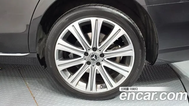 Mercedes-Benz E-Class E-класс W213 E350 4MATIC Exclusive — Фото автомобиля 16