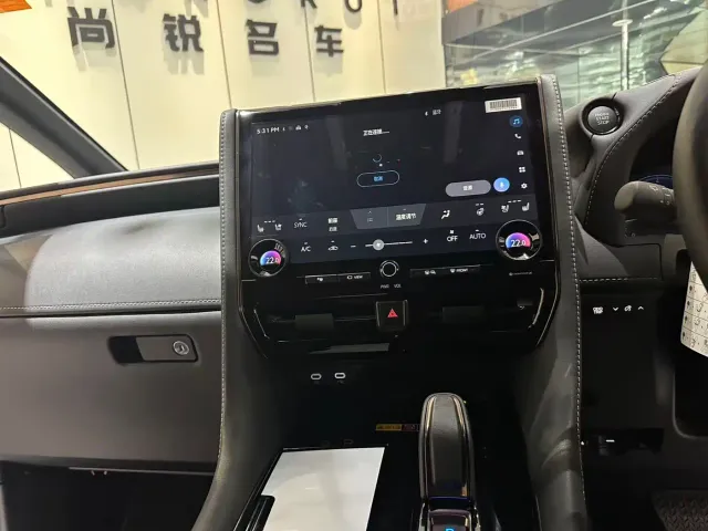 Toyota Vellfire — Фото автомобиля 8