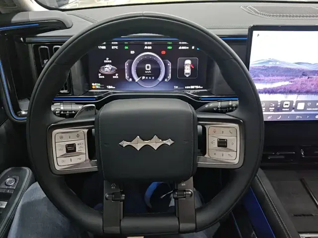 BYD FangChengBao Leopard 5 — Фото автомобиля 10