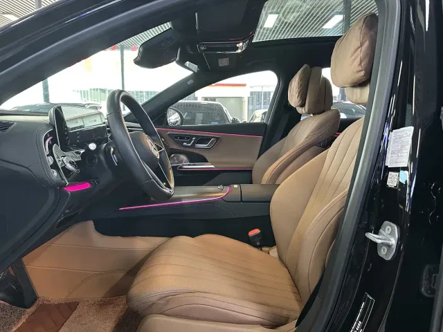 Mercedes-Benz E-Class — Фото автомобиля 4