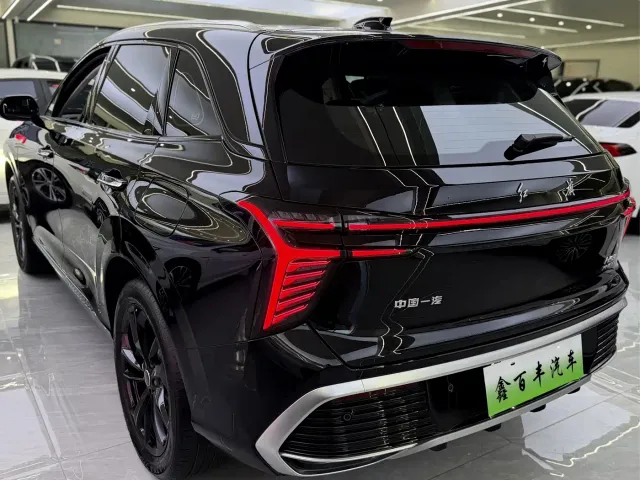 Hongqi HS3 PHEV — Фото автомобиля 10