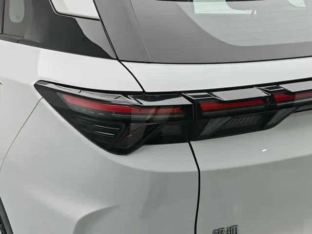 Arcfox Alpha T5 — Фото автомобиля 12