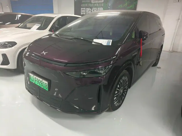 Фотография автомобиля — Xpeng X9