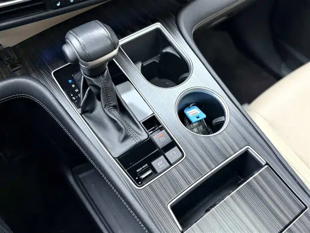 Toyota Sienna — Фото автомобиля 13